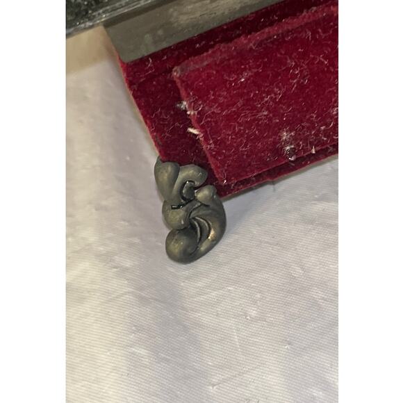 VTG Studio Silversmith Victorian Decorative Metal Jewelry Box Red Velvet Lined - Picture 13 of 13